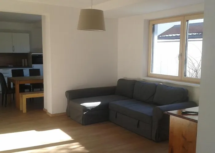 Planaiperle شقة سخلادميخ